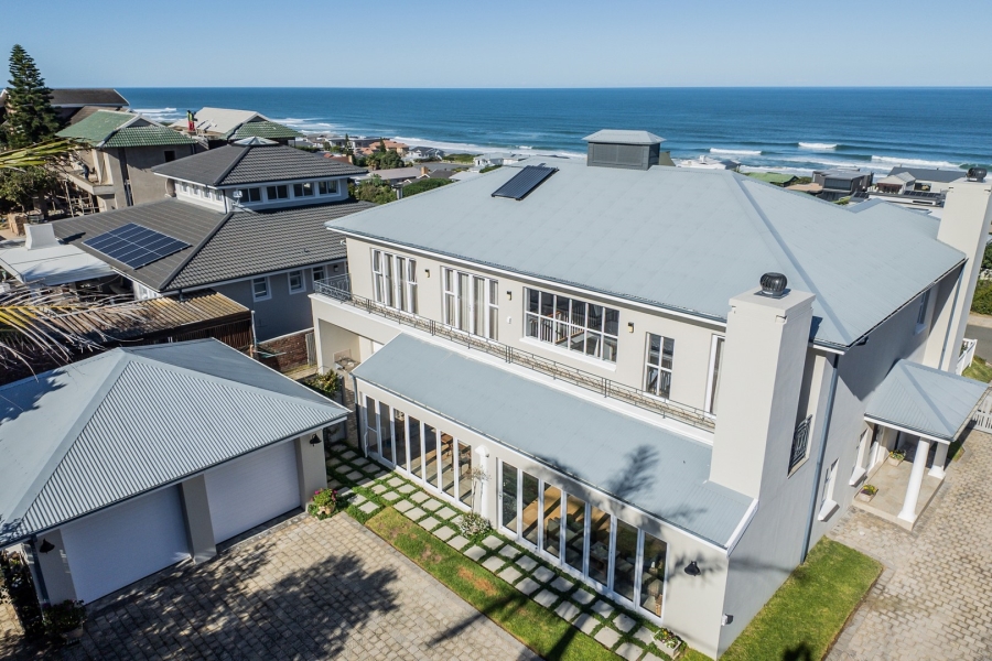 4 Bedroom Property for Sale in Outeniqua Strand Western Cape